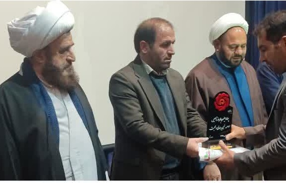 تجلیل از خیرین موسسه همدلی و محبت
